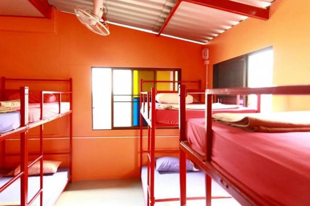 Oyo 586 I Hostel Phuket מראה חיצוני תמונה