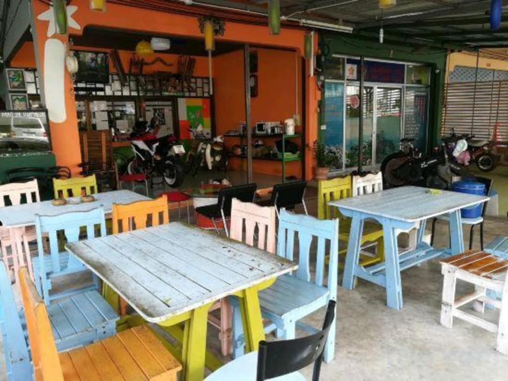 Oyo 586 I Hostel Phuket מראה חיצוני תמונה