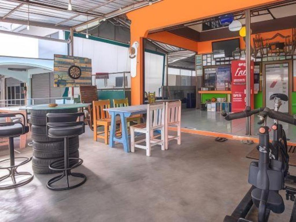 Oyo 586 I Hostel Phuket מראה חיצוני תמונה