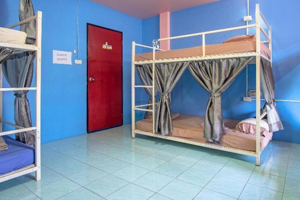 Oyo 586 I Hostel Phuket מראה חיצוני תמונה