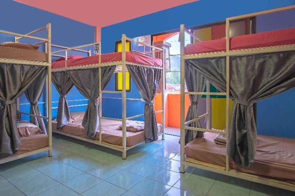 Oyo 586 I Hostel Phuket מראה חיצוני תמונה