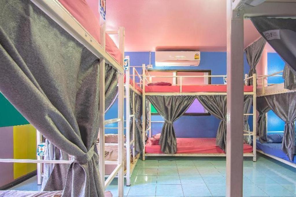 Oyo 586 I Hostel Phuket מראה חיצוני תמונה