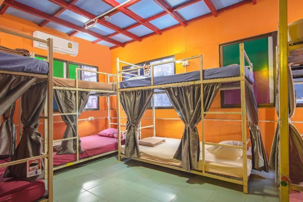 Oyo 586 I Hostel Phuket מראה חיצוני תמונה