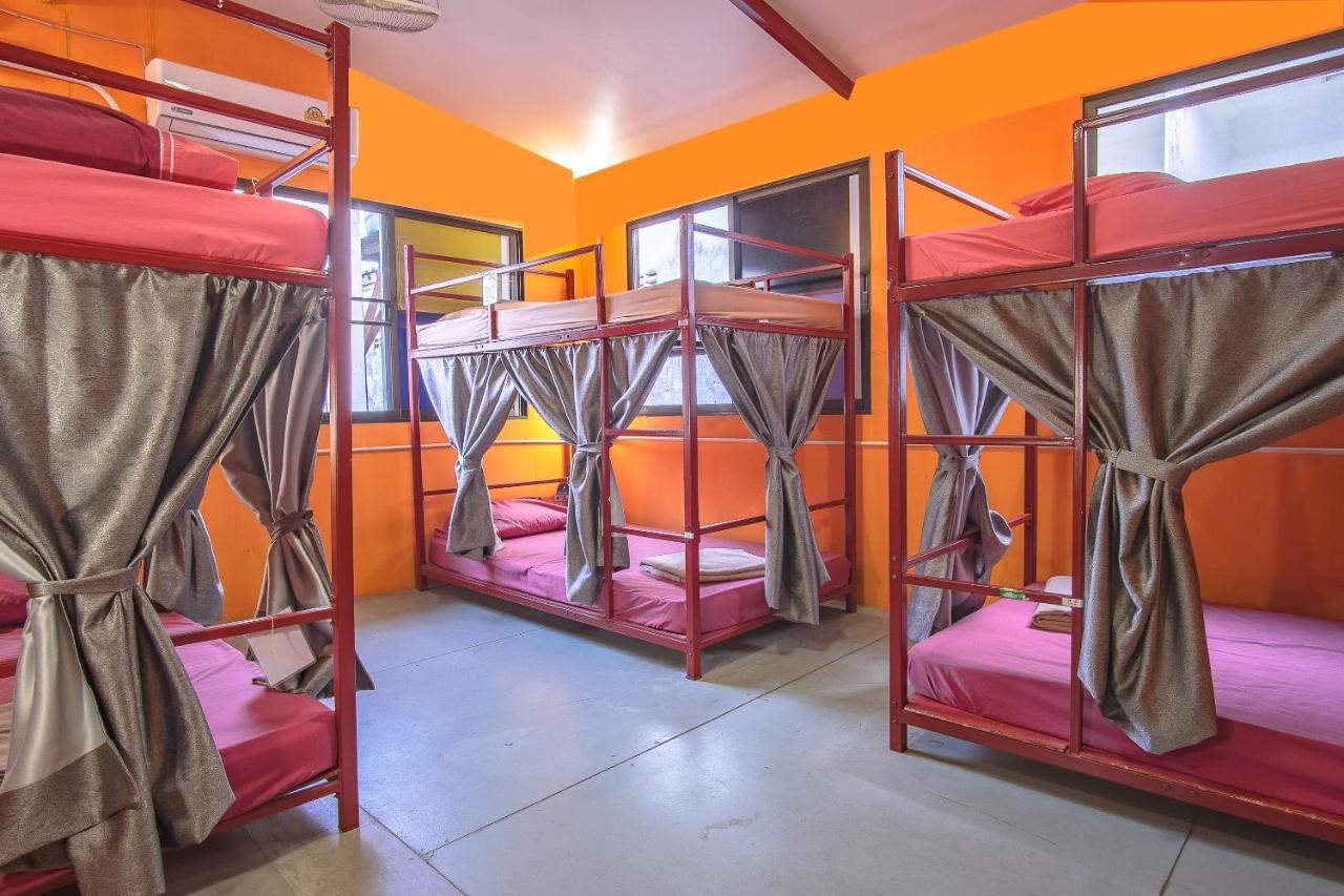 Oyo 586 I Hostel Phuket מראה חיצוני תמונה