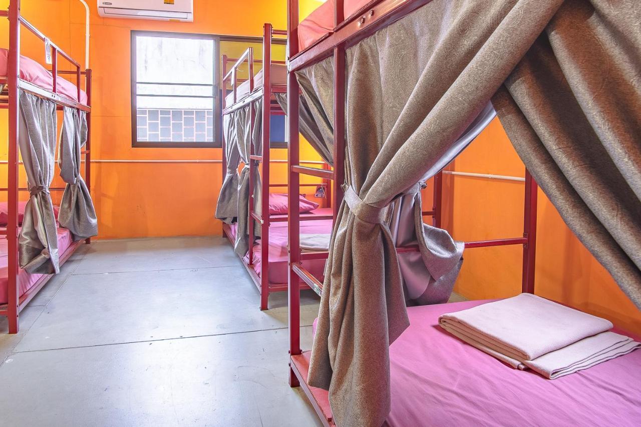 Oyo 586 I Hostel Phuket מראה חיצוני תמונה